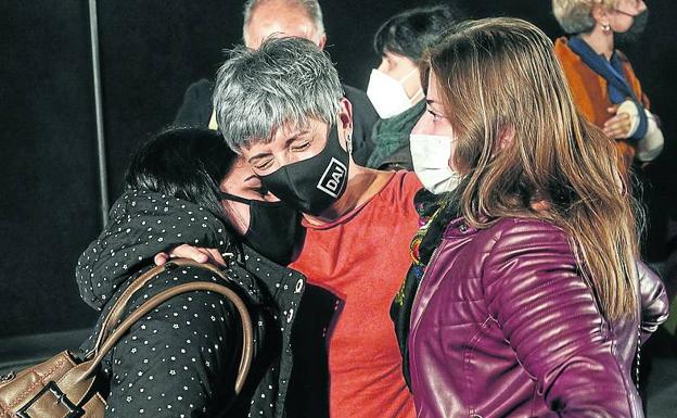 Un documental sobre el drama de una ciudad kurda emociona en Durango