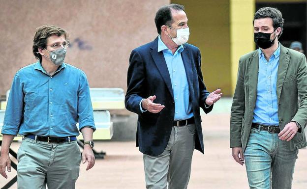 El enfrentamiento entre Génova y Ayuso deja en el limbo el congreso del PP vasco