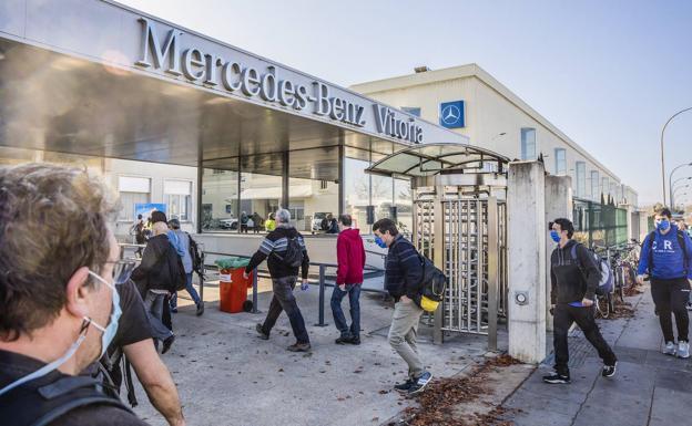 La fábrica de Mercedes en Vitoria marca el 17 de diciembre como su último día de producción del año