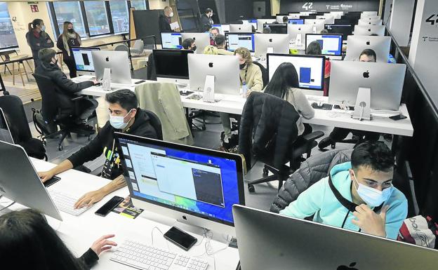 Un campus para aprender a programar sin profesores ni clases