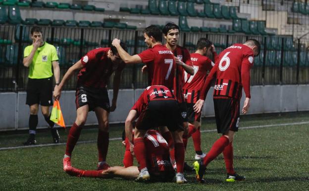 El Arenas saca petróleo de una contra apuntillada por Zorrilla