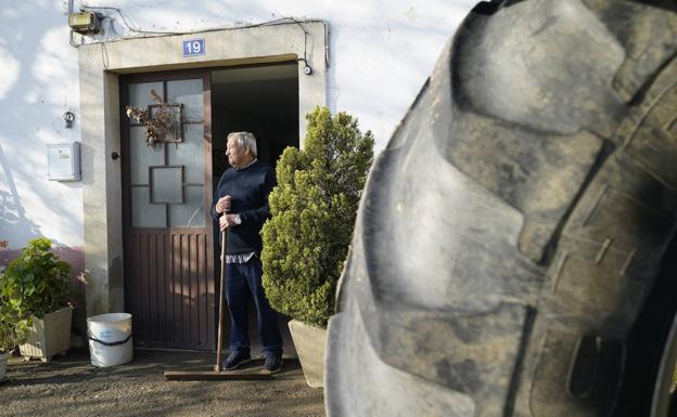 Ignacio al rescate de sus diez burros en Asteguieta
