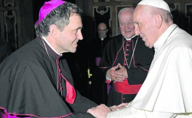 Los obispos viajan al Vaticano en plena 'sacudida Celaá'