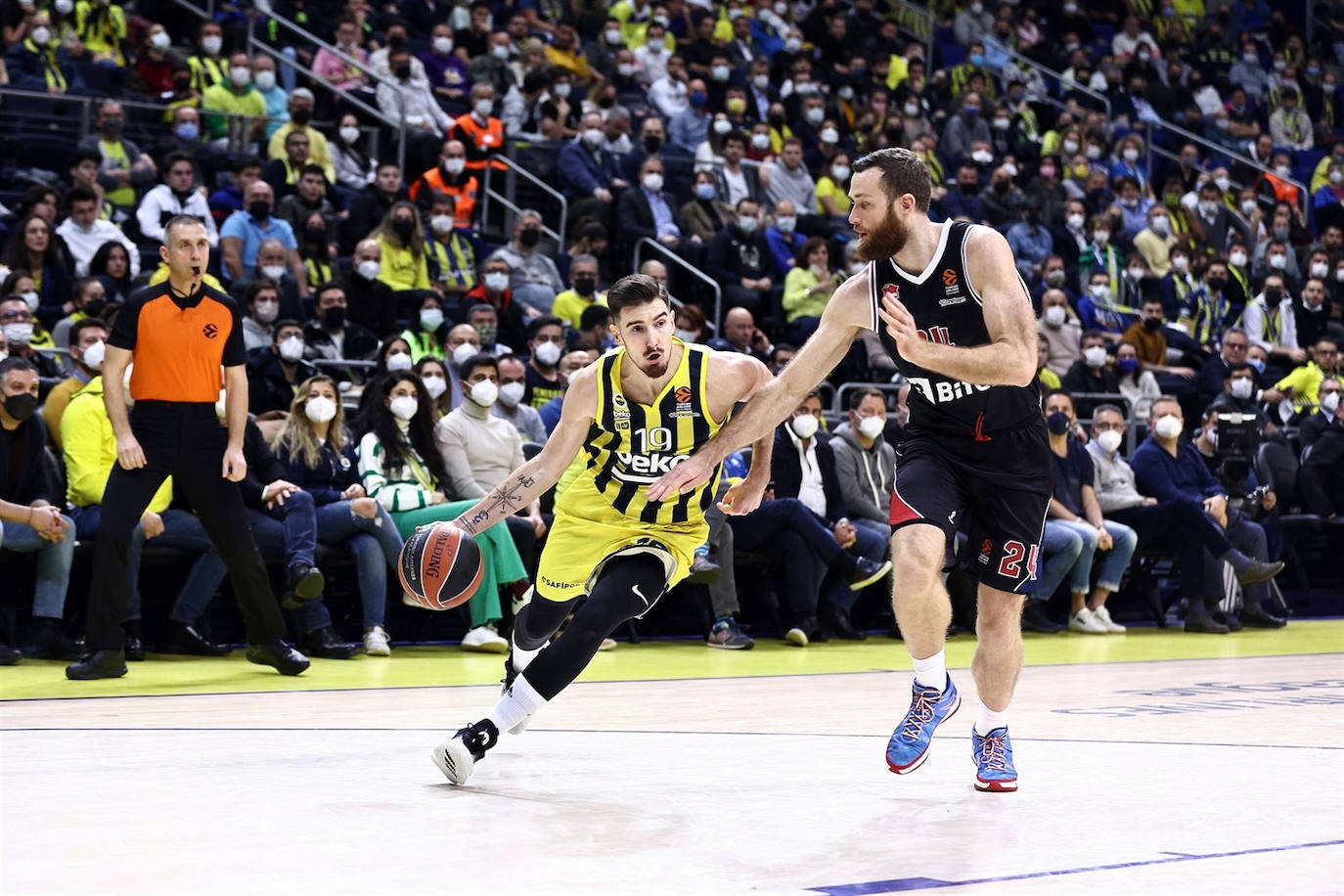 Las mejores imágenes del Fenerbahce - Baskonia