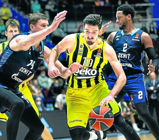 Alrededor de Vesely y De Colo