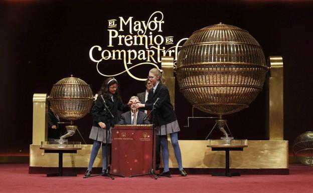 Pedreas y reintegro, las terminaciones de la Lotería de Navidad que también tienen premio