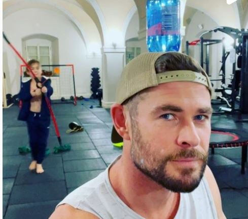 El último juego de Chris Hemsworth con sus hijos: «No intentéis esto en casa»