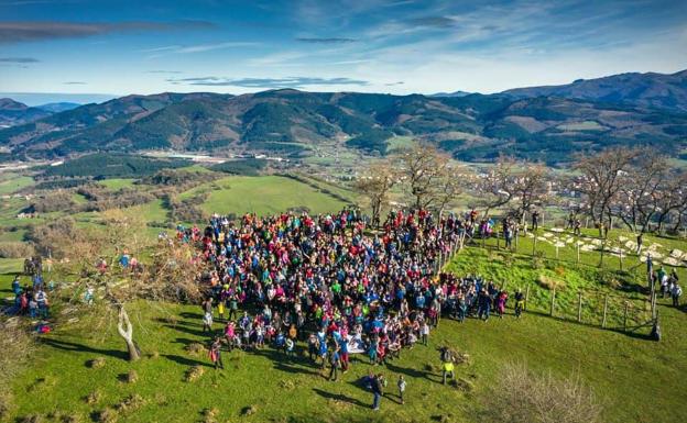 Amurrio sube al Babio para ayudar a los enfermos de ELA
