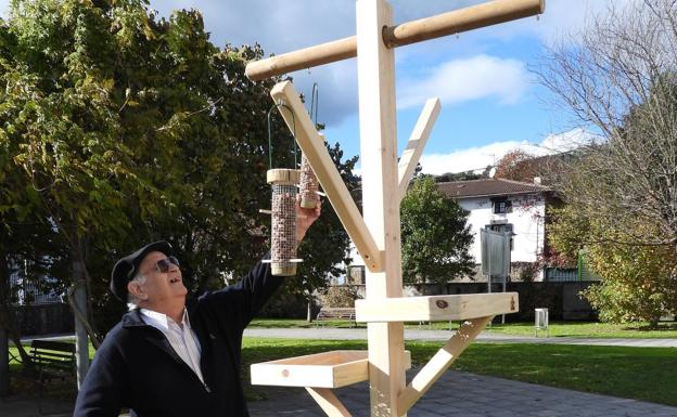 Urdaibai se llena de comederos invernales para las aves