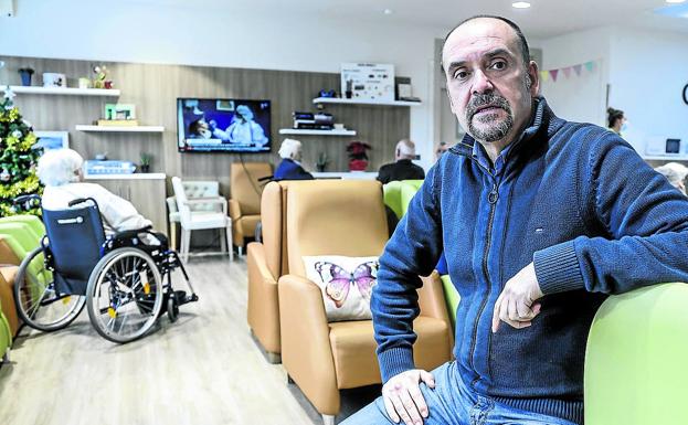 «El miedo al covid hace que la gente llegue más tarde y deteriorada a las residencias»