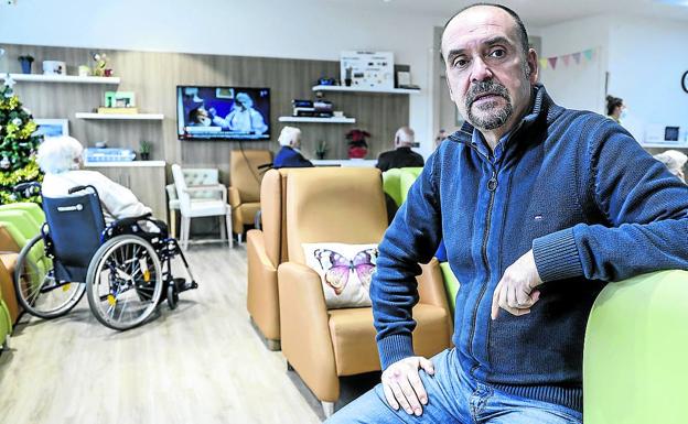 «El miedo al covid hace que la gente llegue más tarde y deteriorada a las residencias»