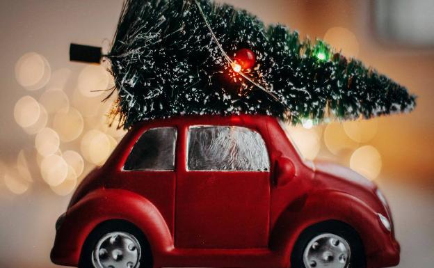 Cómo llevar los regalos de Navidad en el coche sin exponerte a una multa