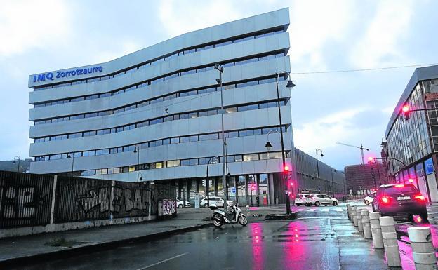 ELA presenta una demanda contra IMQ por el despido de 90 empleados de limpieza