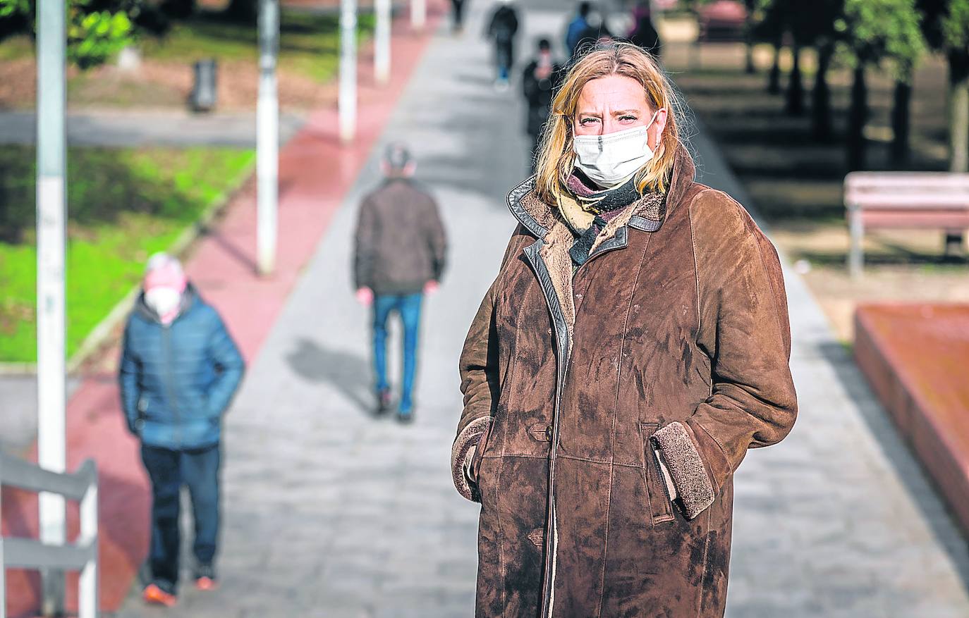 «El ómicron nos ha pegado un sopapo y sólo con la mascarilla no se va a parar»