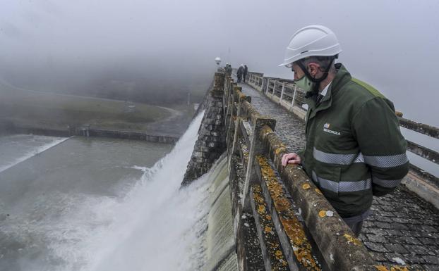 Embalse de Ullibarri: donde el agua ruge