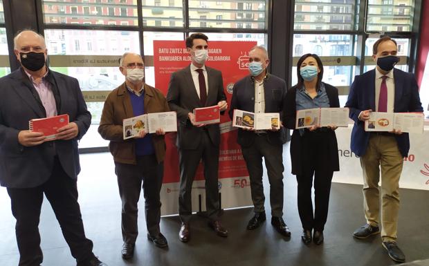 Mercabilbao reúne en un libro las 50 mejores recetas en cinco décadas para ayudar al Banco de Alimentos
