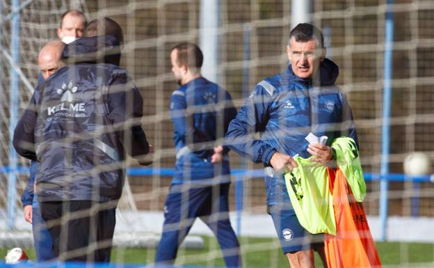 Mendilibar ya es el entrenador del Alavés y ha dirigido el entrenamiento de hoy