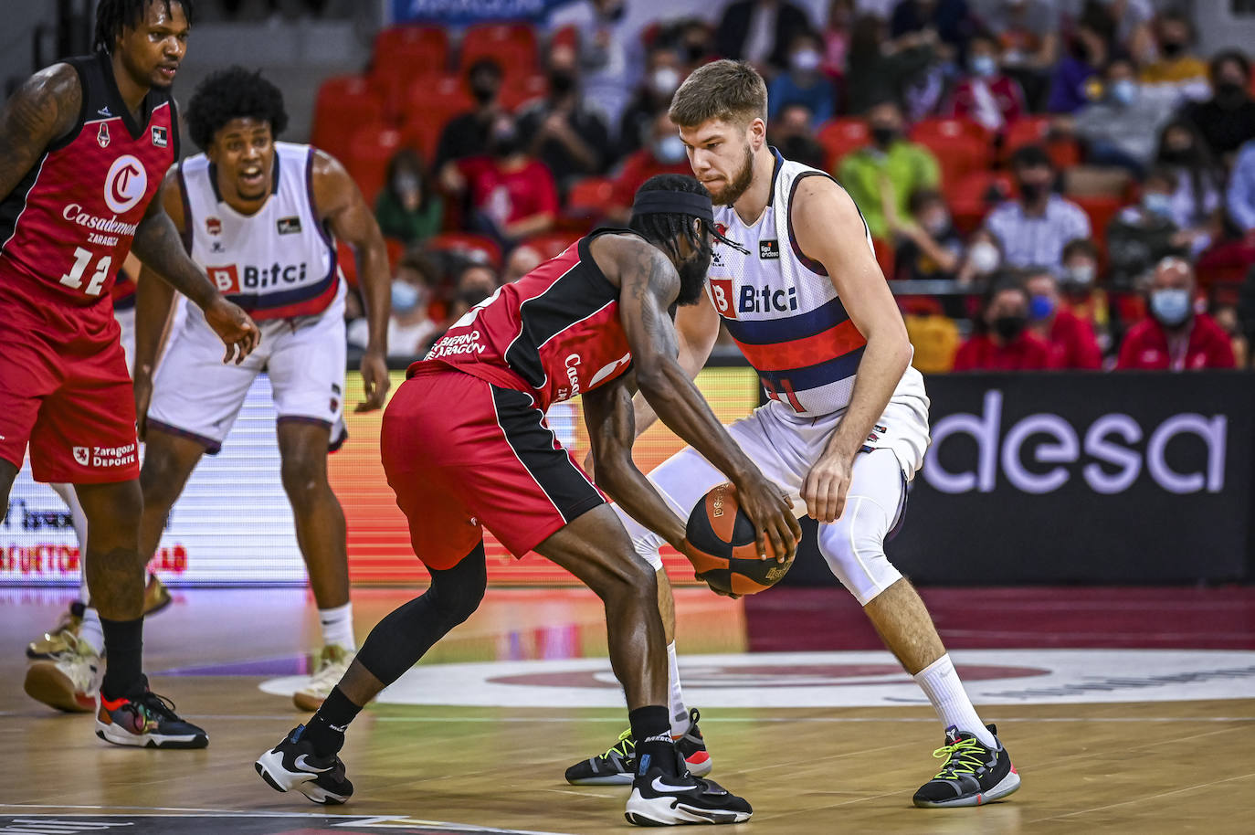 Las mejores imágenes del Zaragoza - Baskonia