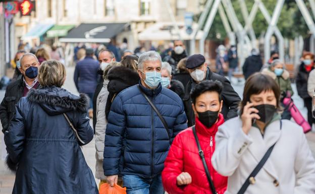 La pandemia sigue desbocada en Álava, con 5.731 contagios detectados en la última semana