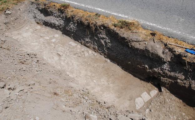 Hallan en Víllodas nuevos restos de la calzada romana que unía Astorga y Burdeos