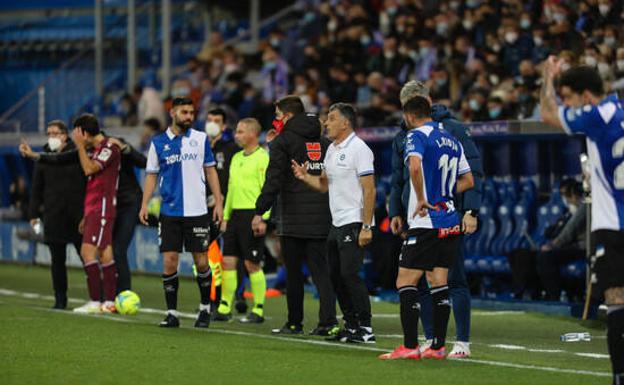 El Alavés detecta un positivo entre sus jugadores y tres más entre su burbuja