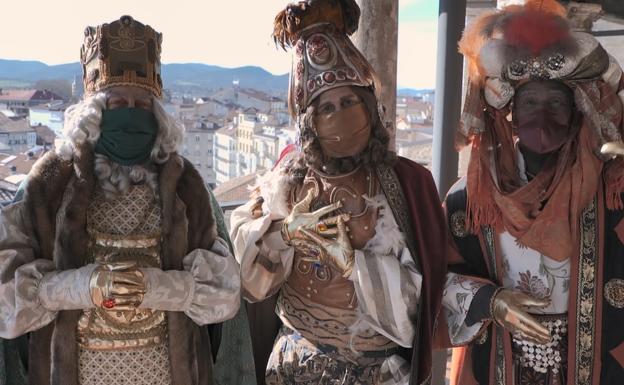 Cinco grupos de teatro y 300 figurantes darán brillo a la cabalgata de Reyes Magos de Vitoria