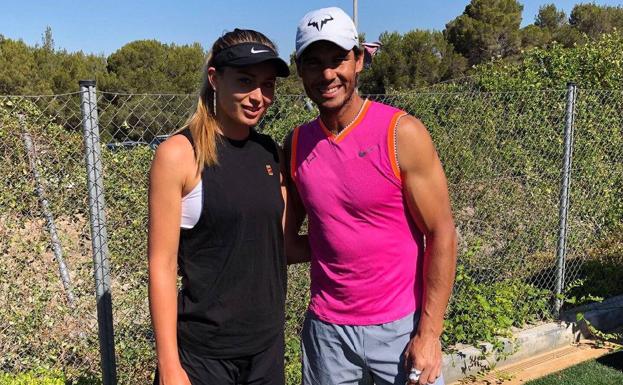 Nadal regresa con victoria y Badosa con derrota en Australia