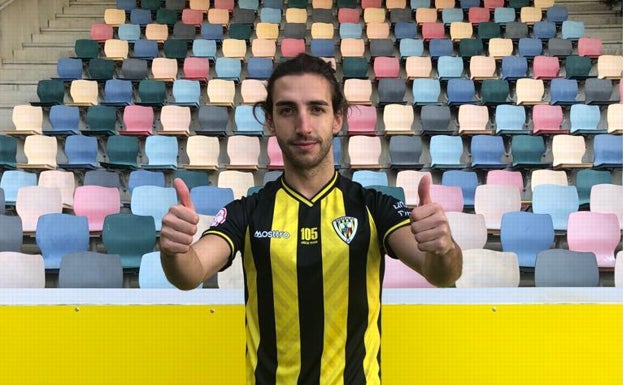 Altair Reyes sustituye a Urtzi Iriondo en el lateral izquierdo del Barakaldo