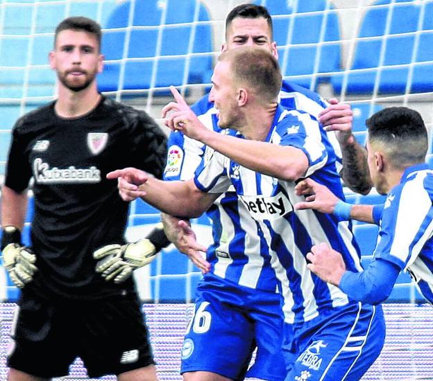 Mendizorroza, talismán en los últimos derbis ante el Athletic