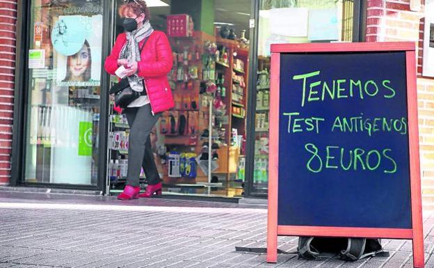 Retiran del mercado unos test de antígenos tras detectarse cientos de falsos positivos