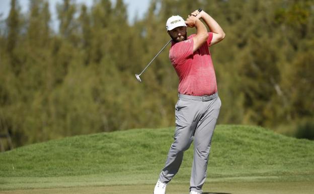 Un gran Rahm se queda a un golpe de la corona en Hawai