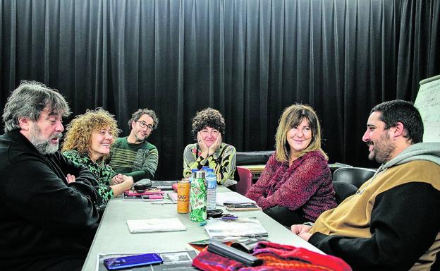 El inicio de un «exorcismo» teatral