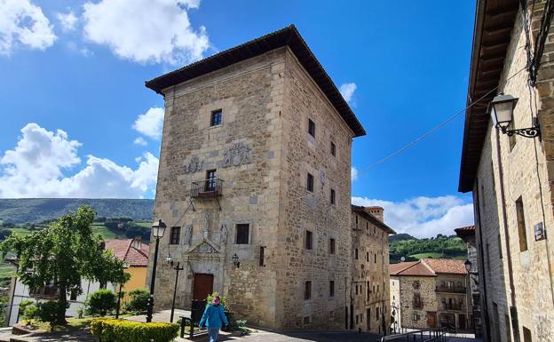 Artziniega incluye en su presupuesto la reforma del hotel y de la casa de cultura