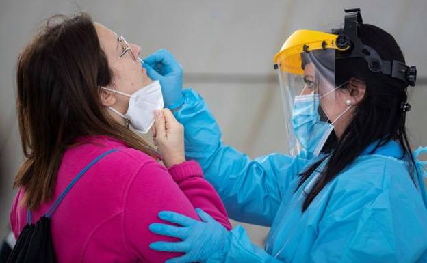 Positivo por covid en un test de farmacia en Euskadi, ¿qué debo hacer?