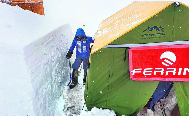 La nieve obliga a Txikon a interrumpir la expedición