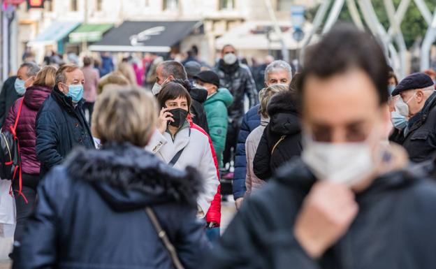 Álava vuelve a rozar los 10.000 contagios semanales, que dejan la incidencia en 5.981 casos