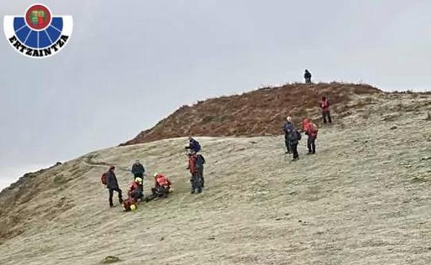 Rescatado un montañero tras sufrir una caída en Krutzeta Mendi, en Aramaio