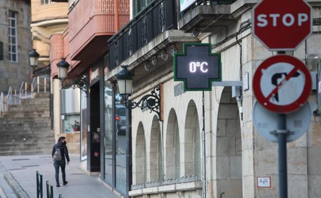 Euskadi amanece bajo un manto blanco y con temperaturas bajo cero