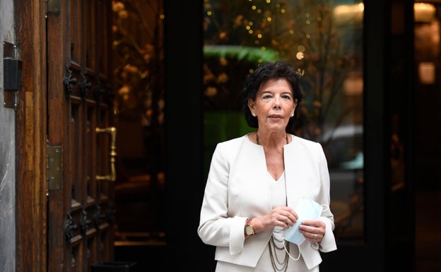 Celaá logra el plácet del Vaticano y será la nueva embajadora de España