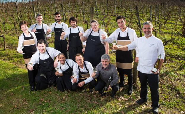 Los Txapartegi trasladan su estrella al viñedo