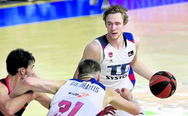 Raieste será uno más para Spahija ante el Panathinaikos