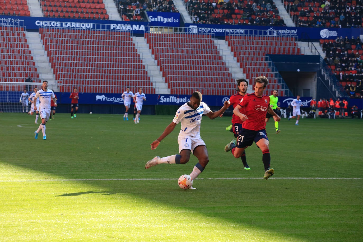 La llegada de Manu Vallejo acarrea la cesión de Sylla al Rayo