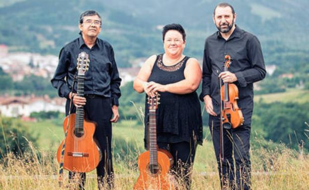 Francisco Cruz, Pantxo, musico y cantante afincado en Elorrio