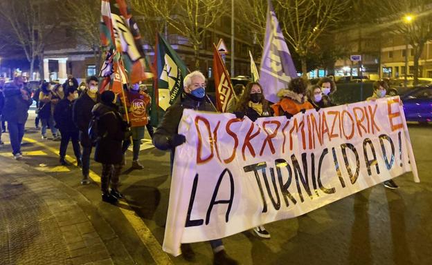 Trabajadores del Hospital de Urduliz se manifiestan por el impago de turnicidad