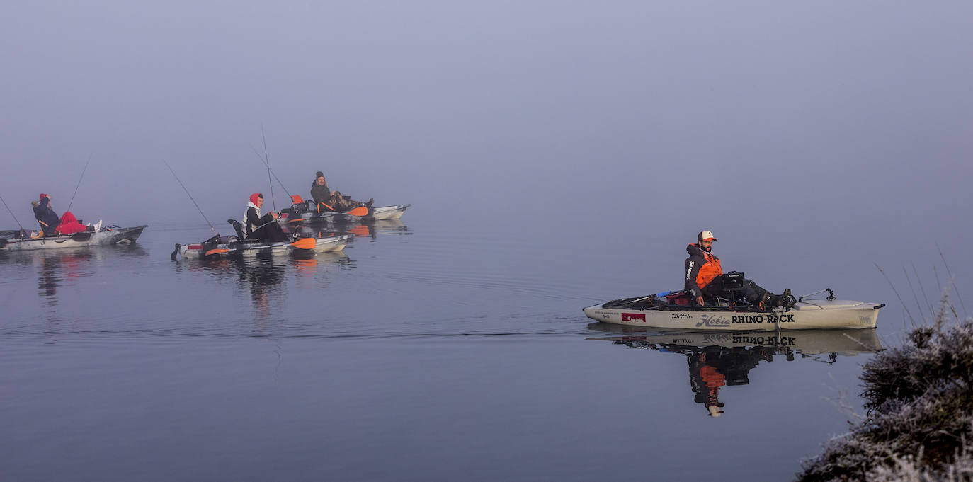 La pesca de grandes depredadores en Ullibarri atrae a turistas europeos