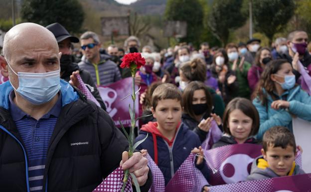 Flores y memoria para Alberto y Joaquín