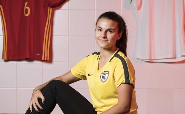 La futbolista Irene López deja el fútbol para cuidar de su salud mental