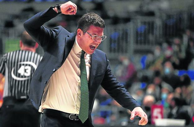 Al Unicaja se le agota la paciencia y destituye a Fotis Katsikaris