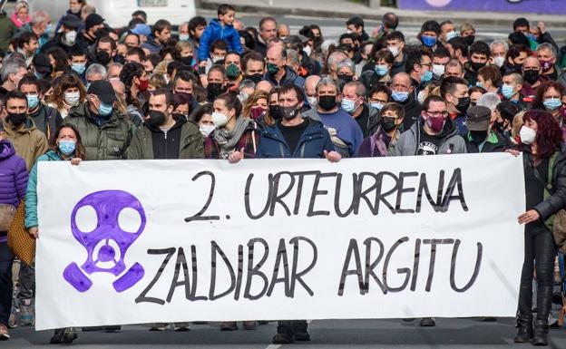 Denuncian que el Ayuntamiento les prohíbe colocar una escultura en homenaje a los trabajadores fallecidos en el Zaldibar