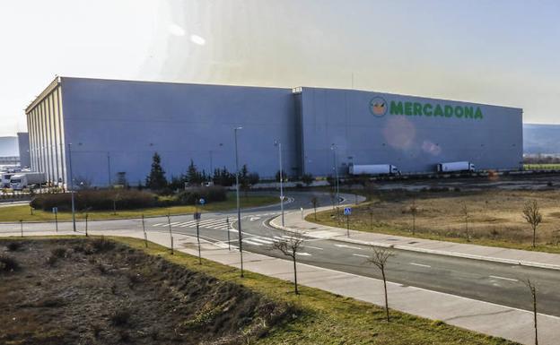 Mercadona se interesa por 18.000 metros en Júndiz para ampliar su gran sede del norte